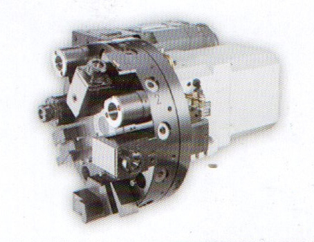 采用臺灣六鑫八工位液壓旋轉刀塔，定位精度高、故障率低、換刀快，就近換刀。