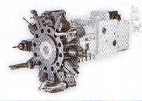 采用臺灣六鑫八工位液壓旋轉刀塔，定位精度高、故障率低、換刀快，就近換刀。