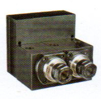 控制系統(tǒng)及主軸電機采用伺服主軸，加裝兩軸徑向或軸向伺服動力頭。可實現(xiàn)主軸360度任意分度定位，鉆、攻、銑功能。