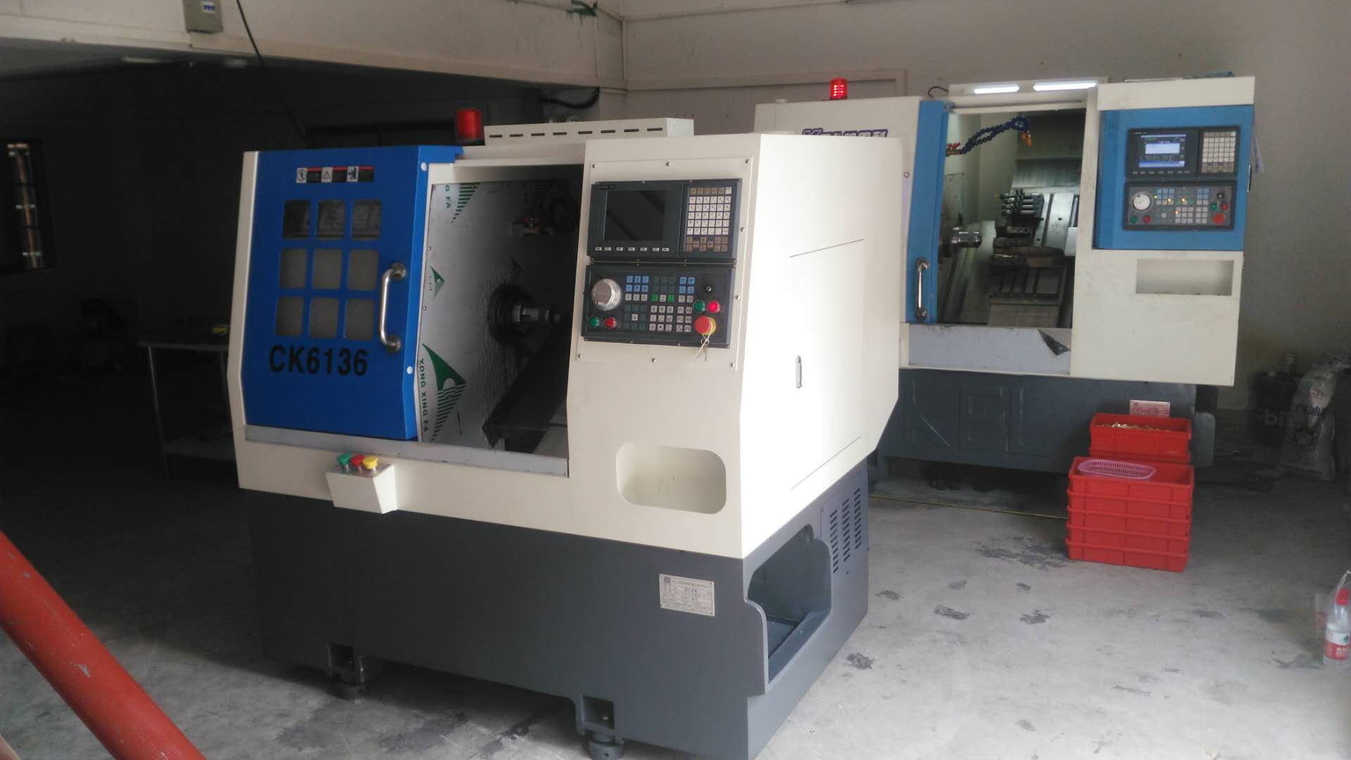 凱恩利36標(biāo)準(zhǔn)排刀機(jī)——客戶現(xiàn)場(chǎng)擺放情況 凱恩利36標(biāo)準(zhǔn)排刀機(jī)——客戶現(xiàn)場(chǎng)擺放情況