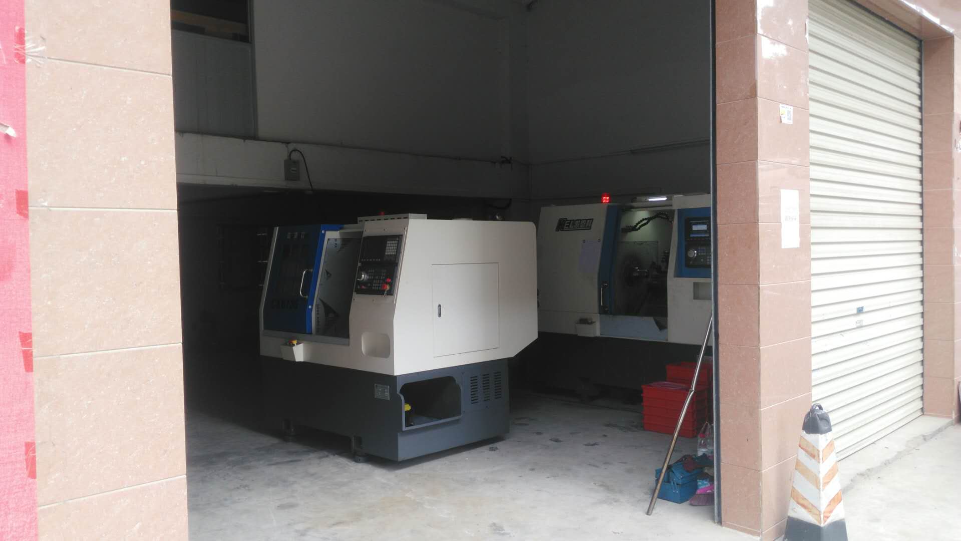 凱恩利36標(biāo)準(zhǔn)排刀機(jī)——客戶現(xiàn)場(chǎng)擺放情況 凱恩利36標(biāo)準(zhǔn)排刀機(jī)——客戶現(xiàn)場(chǎng)擺放情況