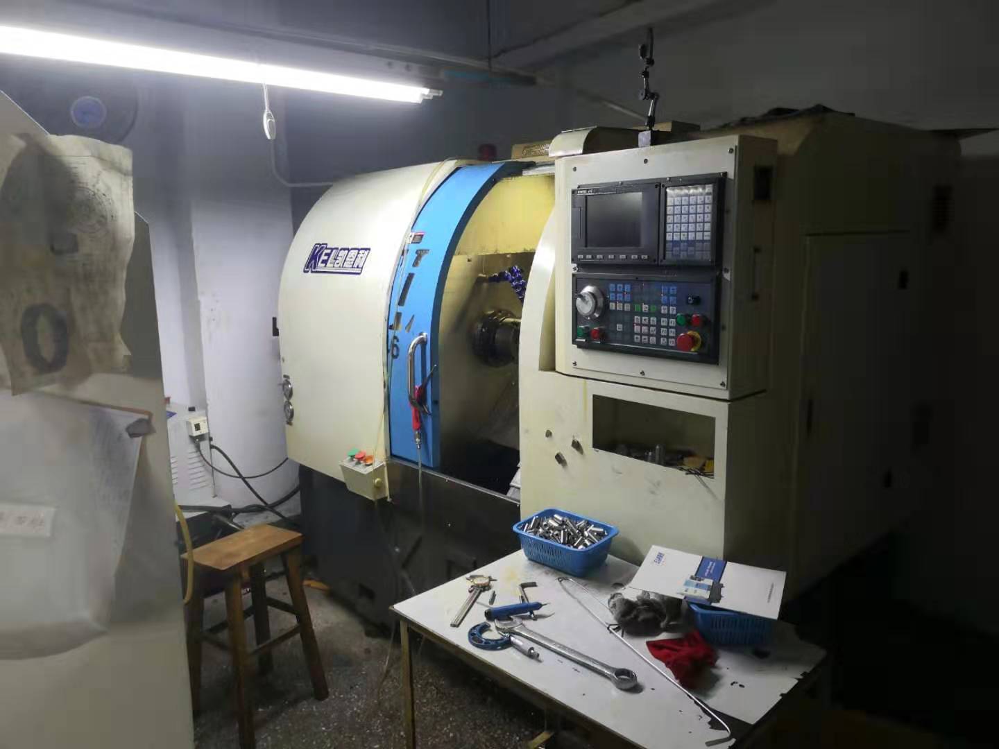 現(xiàn)在機(jī)器擺在一樓，總的有六~七臺(tái)機(jī)，六臺(tái)機(jī)是中山凱恩利機(jī)械的。其中36機(jī)5臺(tái)，46機(jī)1臺(tái)